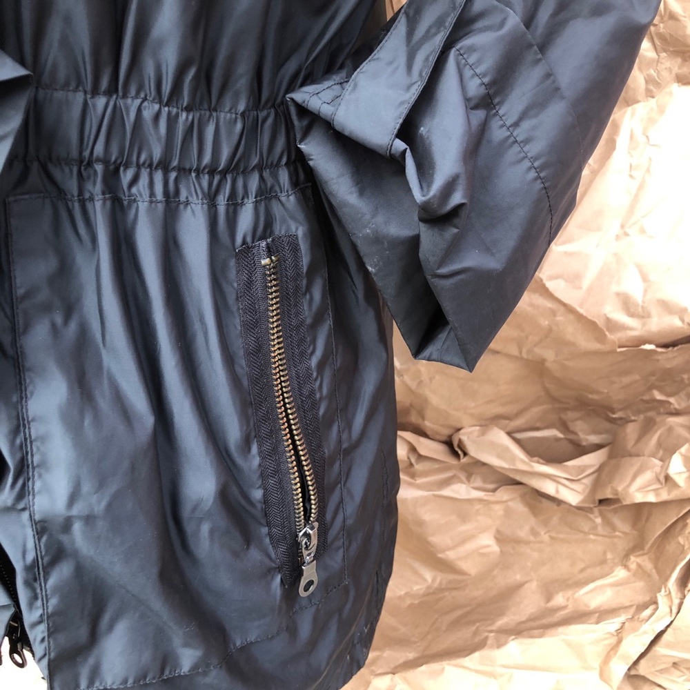 Ruffle Hooded Light Rain Jacket - Picture 6 of 7